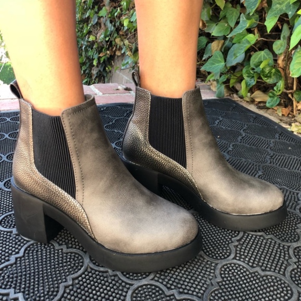 NEW Gray Metallic Chunky Heel Booties Pull On